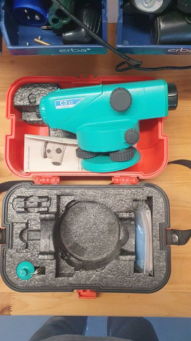 Оптичен нивелир Sokkia C330 с лата и тринога