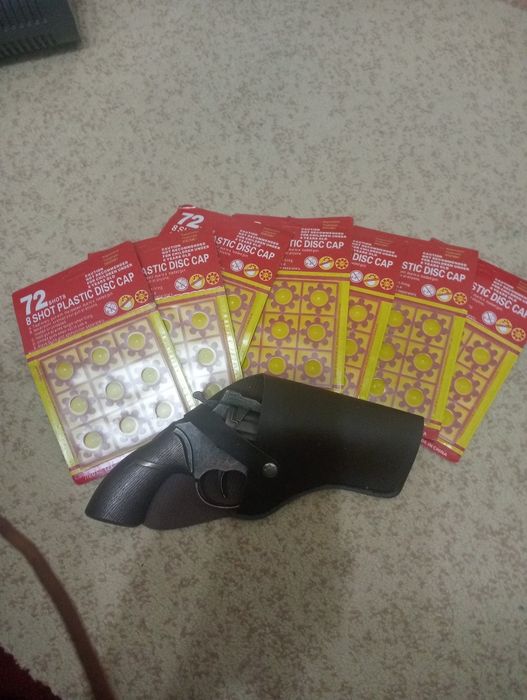 Продам детский пистолет железный