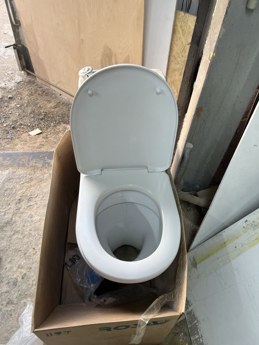 Продается унитаз