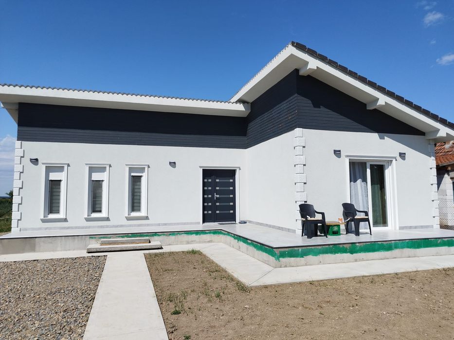 Casă nouă de vânzare în localitatea Gelu ,la o distanță de18 km de orașul Satu Mare , construcție 2023-2026, teren 2900 mp (29 ari)