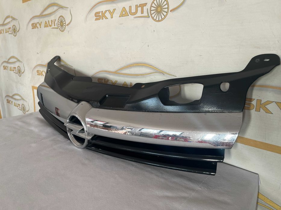 Grila radiator Opel Astra H dupa 2005 originala cod 13108463