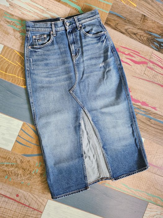 Дънкова пола Tommy Jeans midi  26