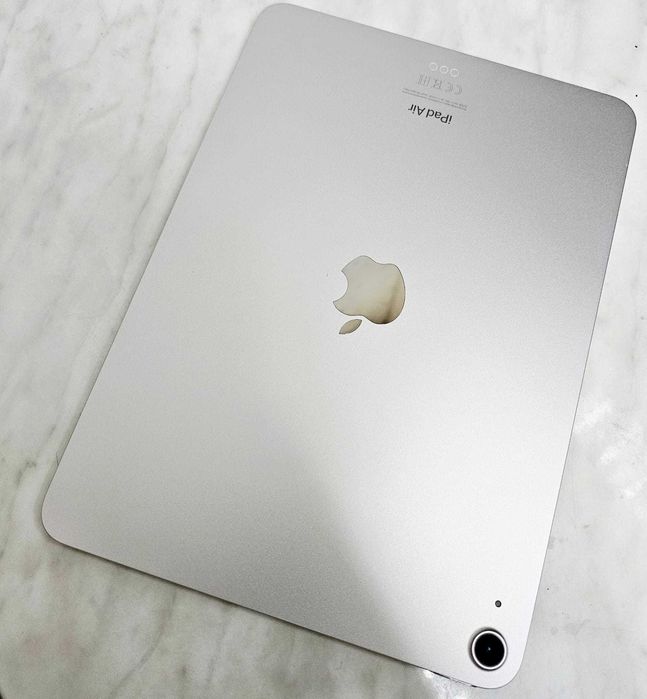 iPad Air 5Th Gen 64GB Wi-Fi Starlight Zeus Amanet 71026