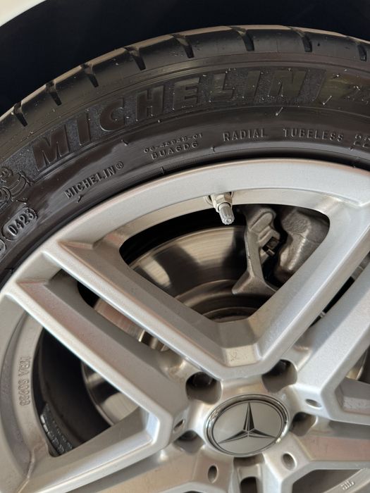 Vând roți 225/45 R17