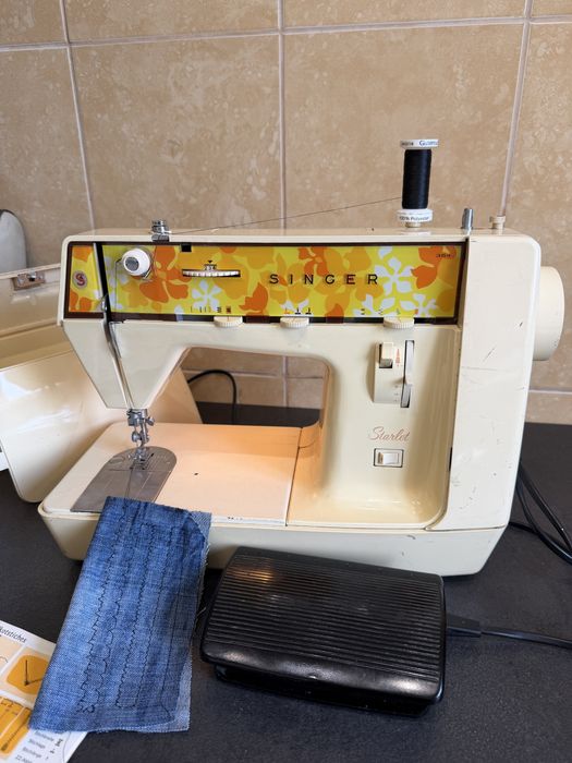 Masina Singer Starlet model 354 cu componente metal