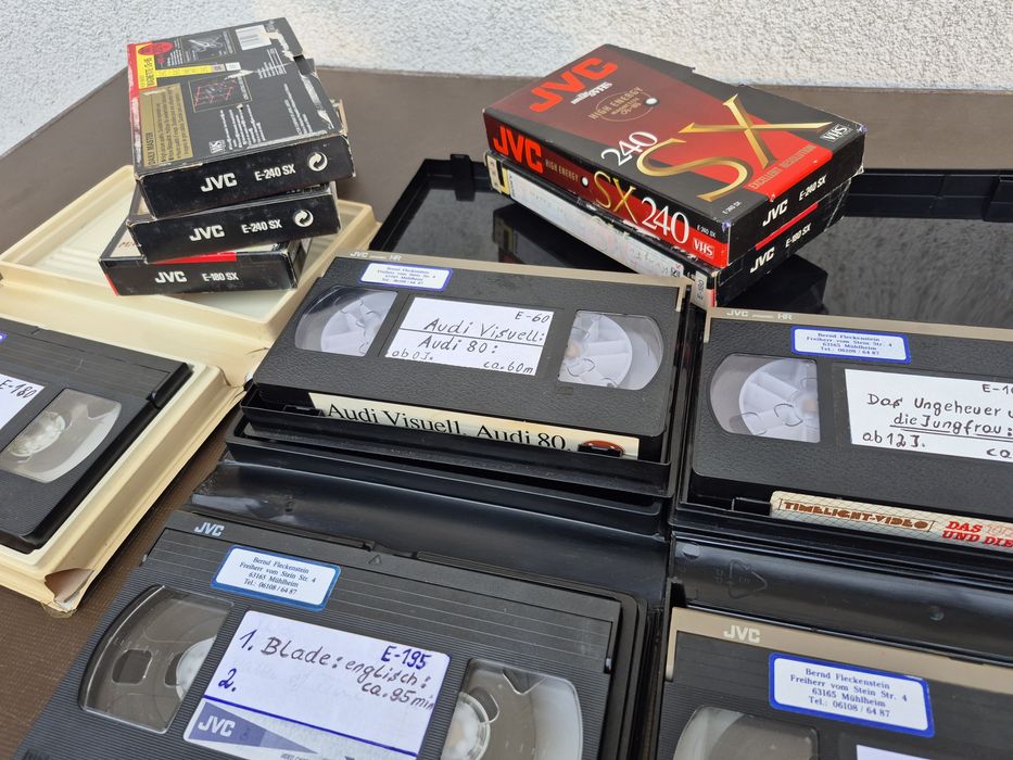 Vând 12 casete video VHS originale JVC, 90,180,240minute filme diferit