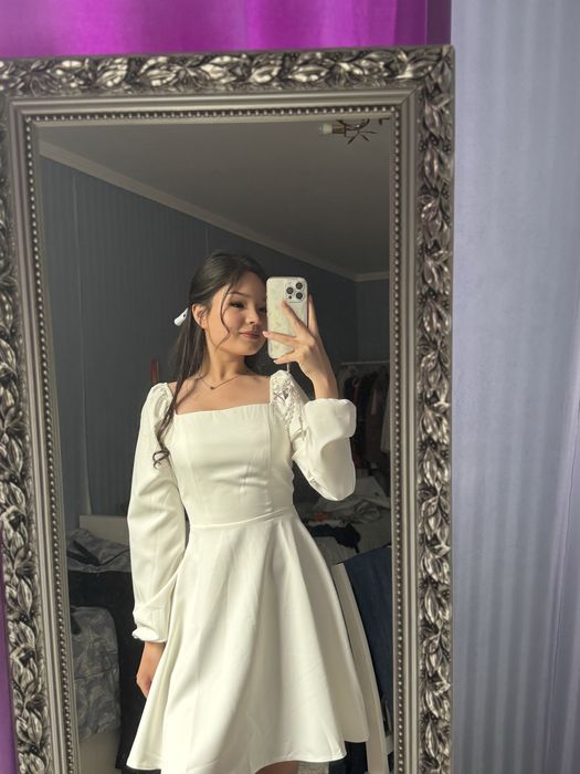 белое короткое платье (надевала только 1 раз на вальс)