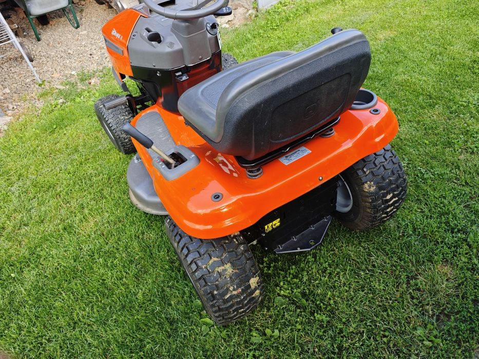 Tractoras de tuns gazon -iarba Husqvarna TS 38