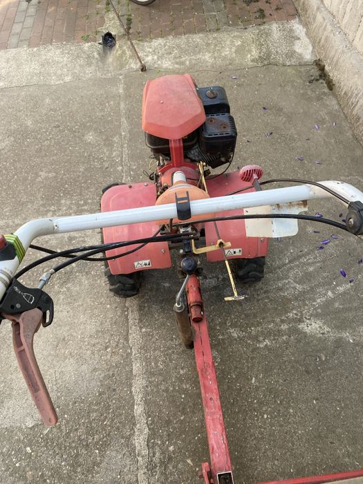 Motocultor cu remorca