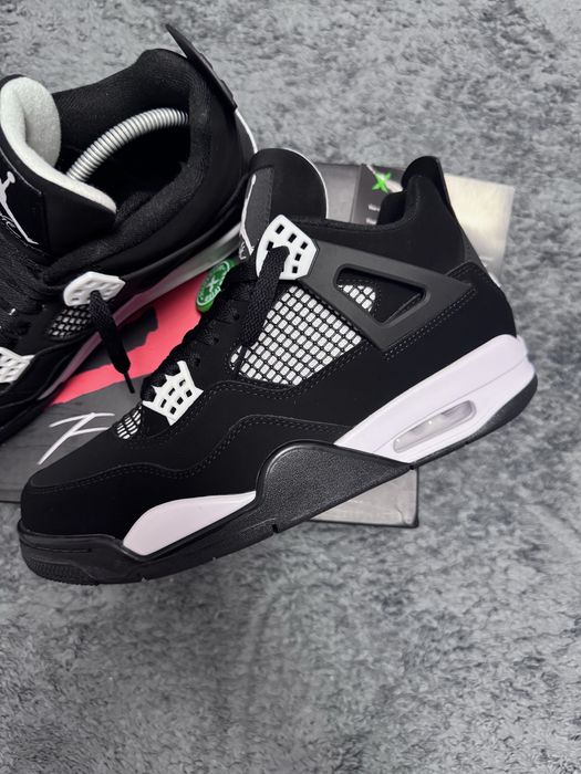 Jordan 4 white thunder