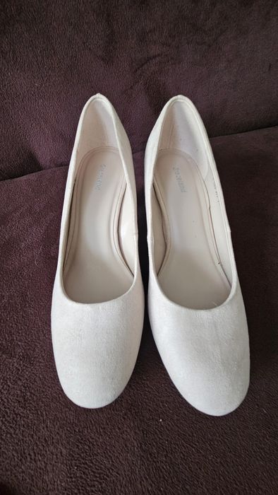 Продам туфли замшевые новые