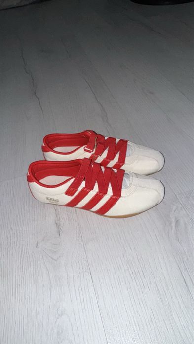 Новый кроссовки Adidas tokyo