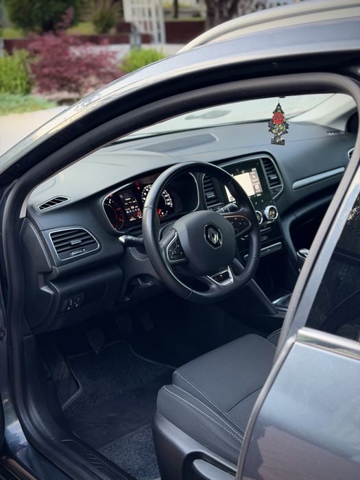 RENAULT Megane 2022 — imagine 5