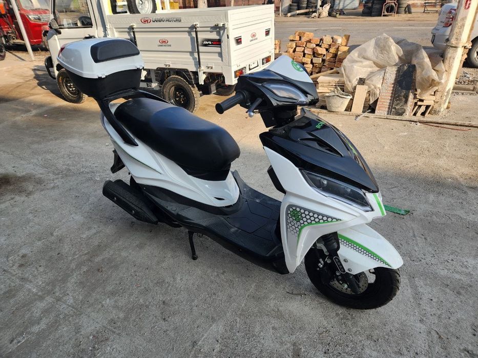 Bonvi skuter 150 kub holati oʻrta eng zor variant narhi 550$ boʻlishi