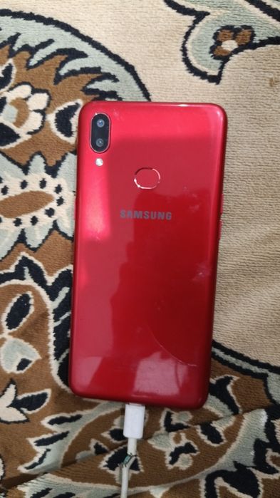 Продам Самсунг А10 в хорошем состоянии