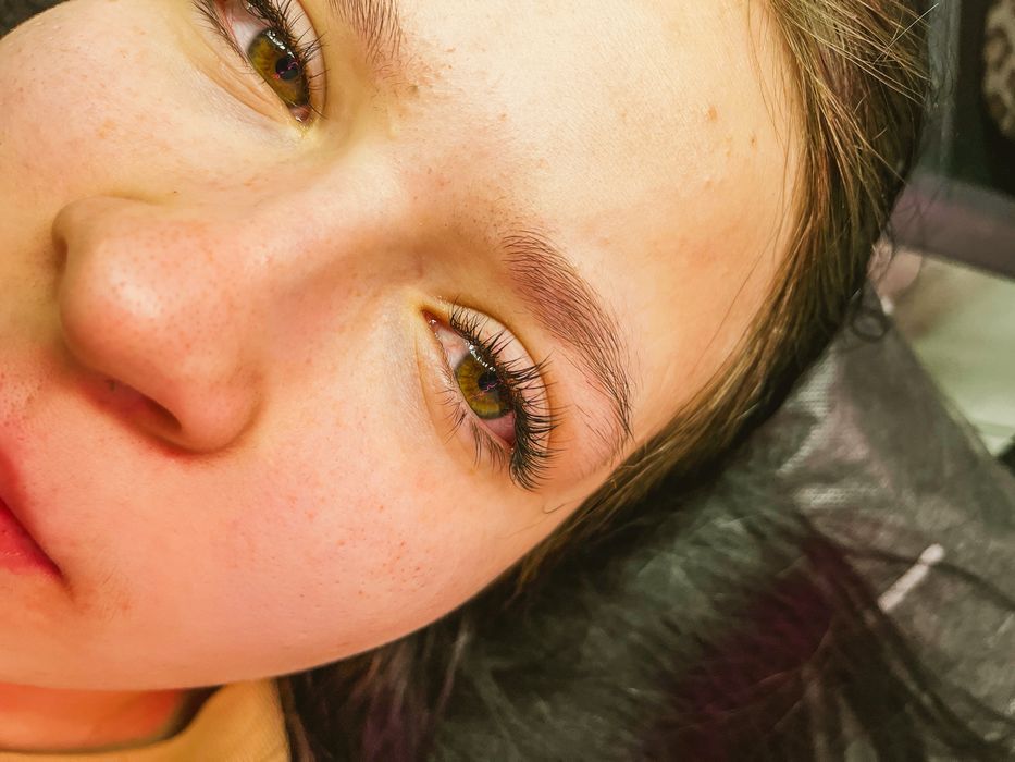 Наращивание ресниц 2000 тг