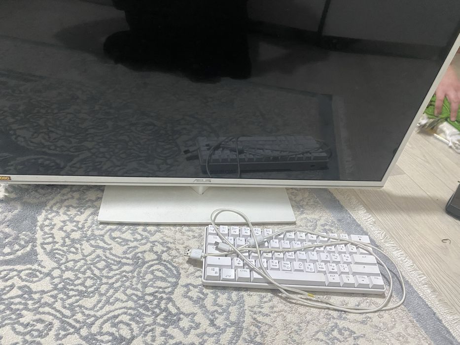 монитор 32 дюйм с клавиатурой