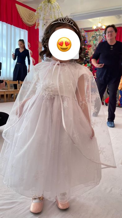 Платье белое снежинка