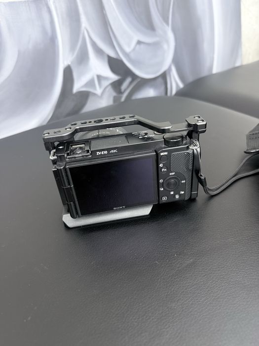 Продам фотокамеру Sony zv-e10
