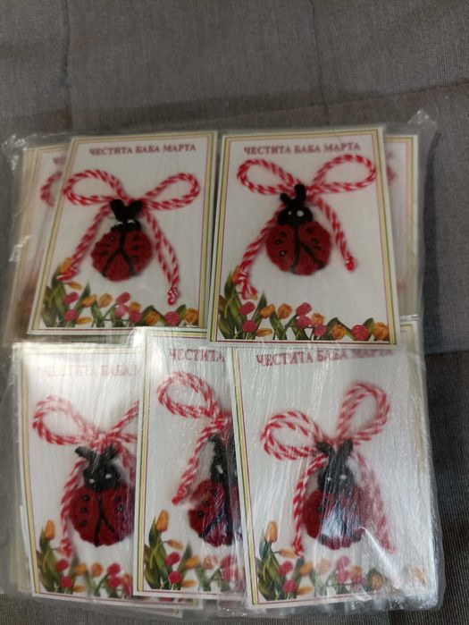 Мартеници, ниски цени. Борса на едро. Миксове в пакети.