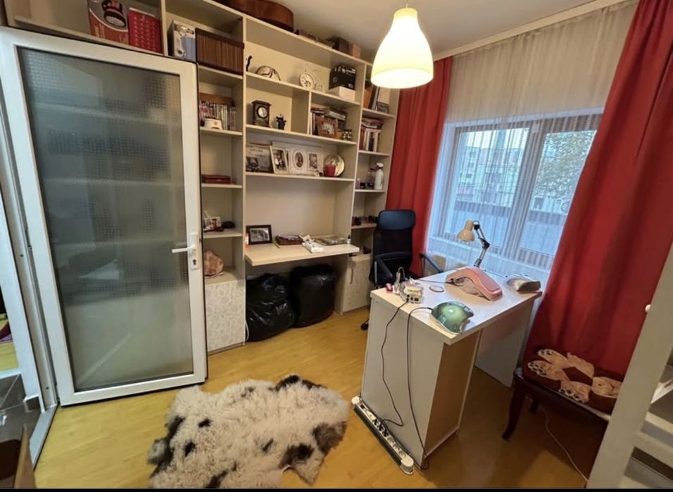 Vand Apartament cu 4 camere zona centrala