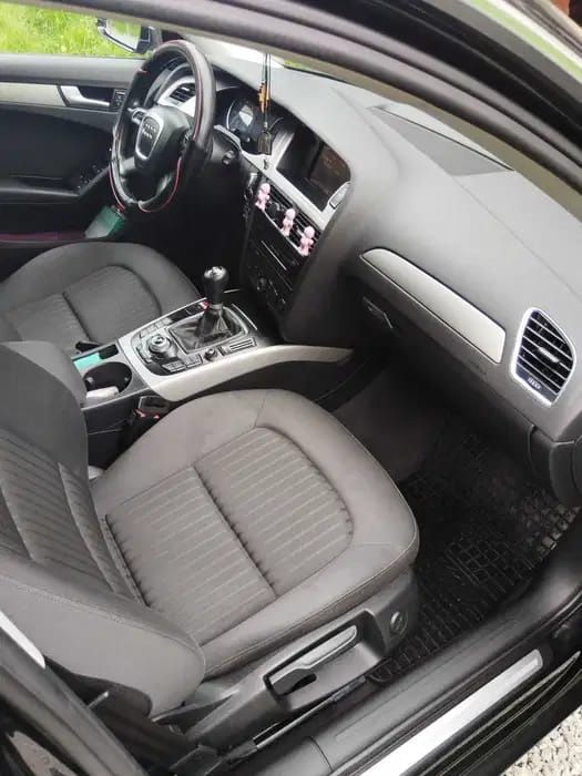 Vând Audi A4 B8 2011