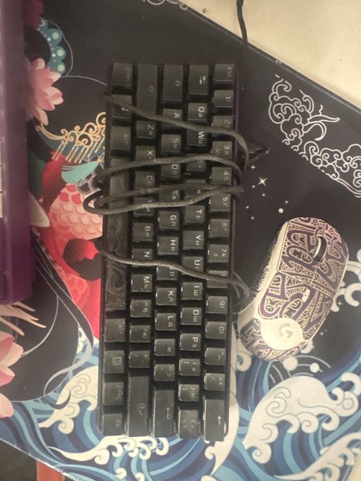 Продам клавиатуру hyperx 60