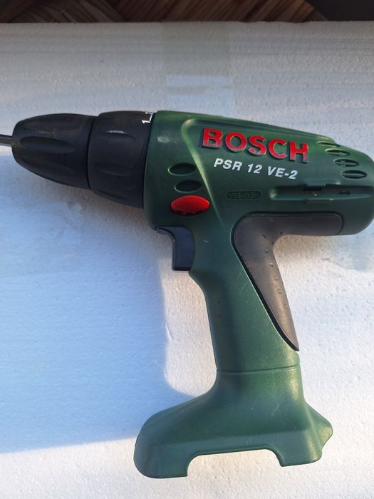 Винтоверт BOSH  със зарядно към него