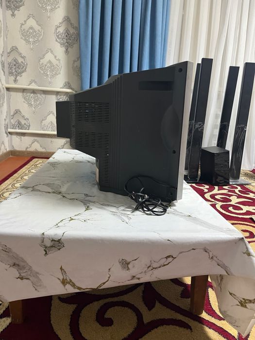 Телевизор LG сатылады.