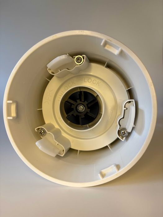 Продаю блендер Panasonic MX-MG5451.