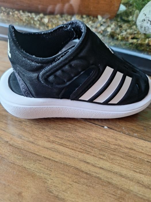Бебешки сандали Адидас 19номер