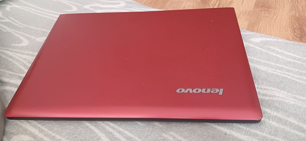 Vând laptop Lenovo 9 din 10 ofertă!