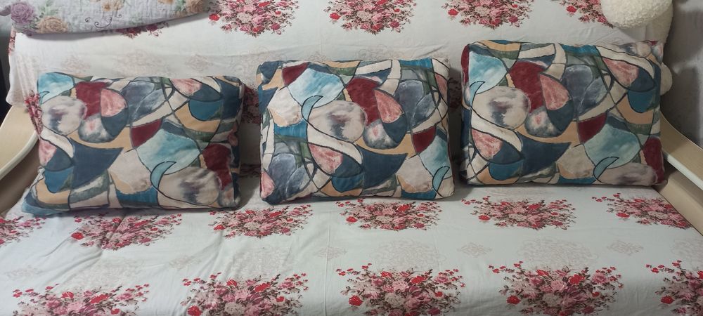 Продаеться новые подушки.