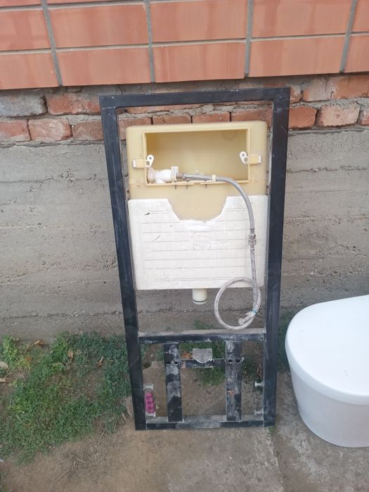 Унитаз настенный продам