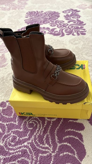 Обувь осенние новая.