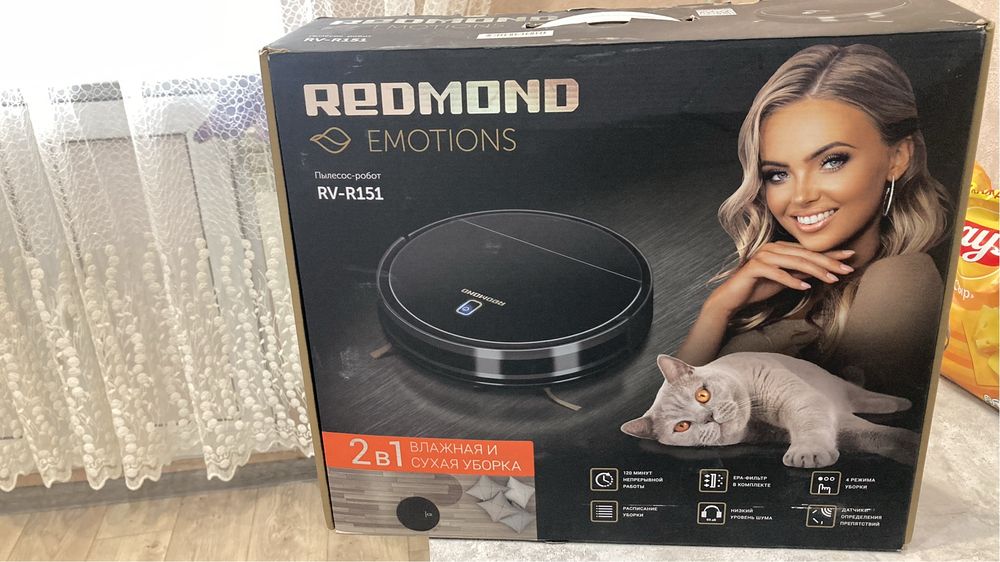 Робот-пылесос Пылесос-робот REDMOND RV-R151