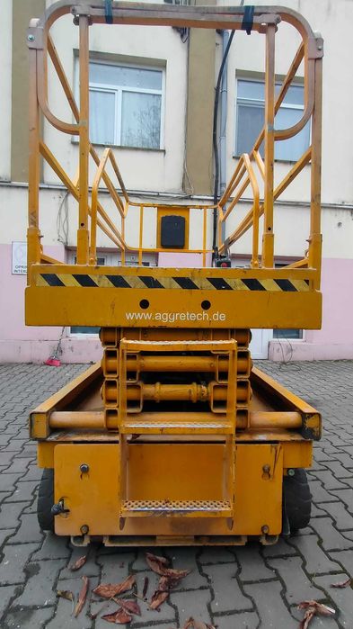 Vand / Inchiriez Nacela Haulotte Compact 10