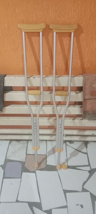 Продам костыли В хорошем состоянии