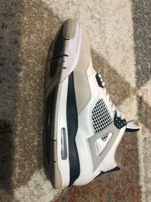 Jordan 4 Military Black Schimb/Vand