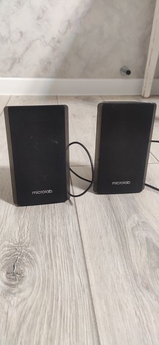 Сабвуфер с двумя колонками