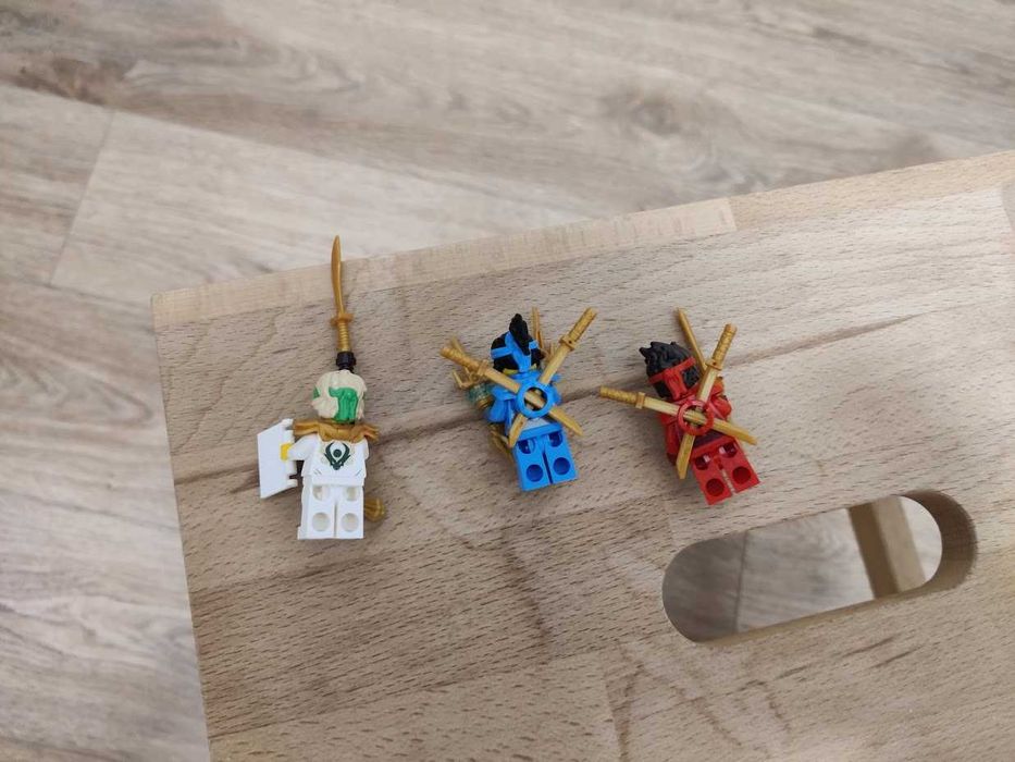 Lego Minigifurine Ninjago Lloyd Nya Kai -71819 (Dragon Stone Shrine)