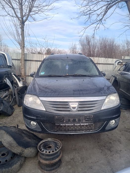 Dezmembrez Dacia Logan