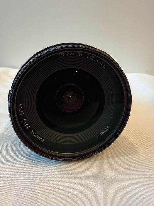 Обектив Canon EF-S 10-22mm