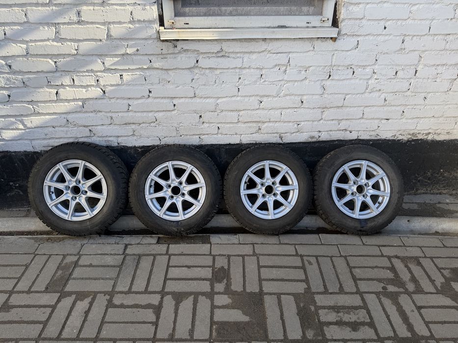 Продам диски с зимней резиной р13 ваз 4.98