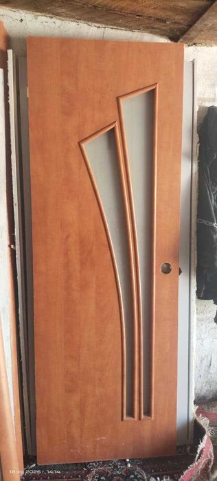 Продам комнатную дверь 205х80