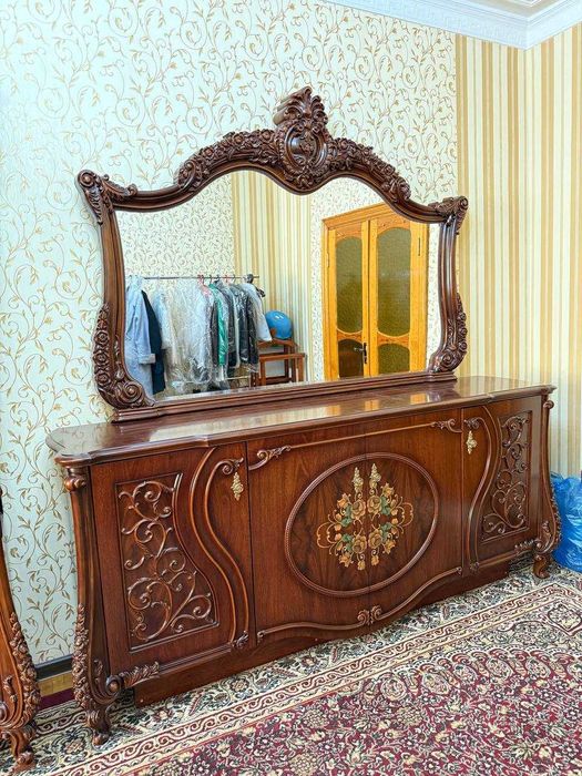 Комод ва стенка холати янги