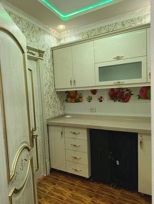 Коратош.КАРАТАШ.Qoratosh.Чорсу.1-3 хона килинган.Узимизни уйимиз.