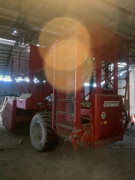 Продам свеклоуборочный комбаин грим и ботваудалитель