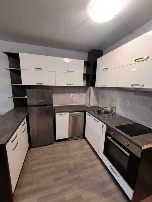 Дава се под наем Двустаен апартамент в Пловдив, Център - 70 кв.м за 500 € - Снимка #1