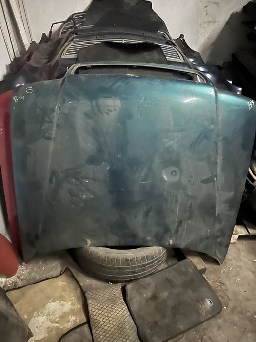 Продам капот на AUDI B4